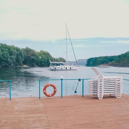 Hotel Yacht Club Mayak Dnistrivka Dış mekan fotoğraf