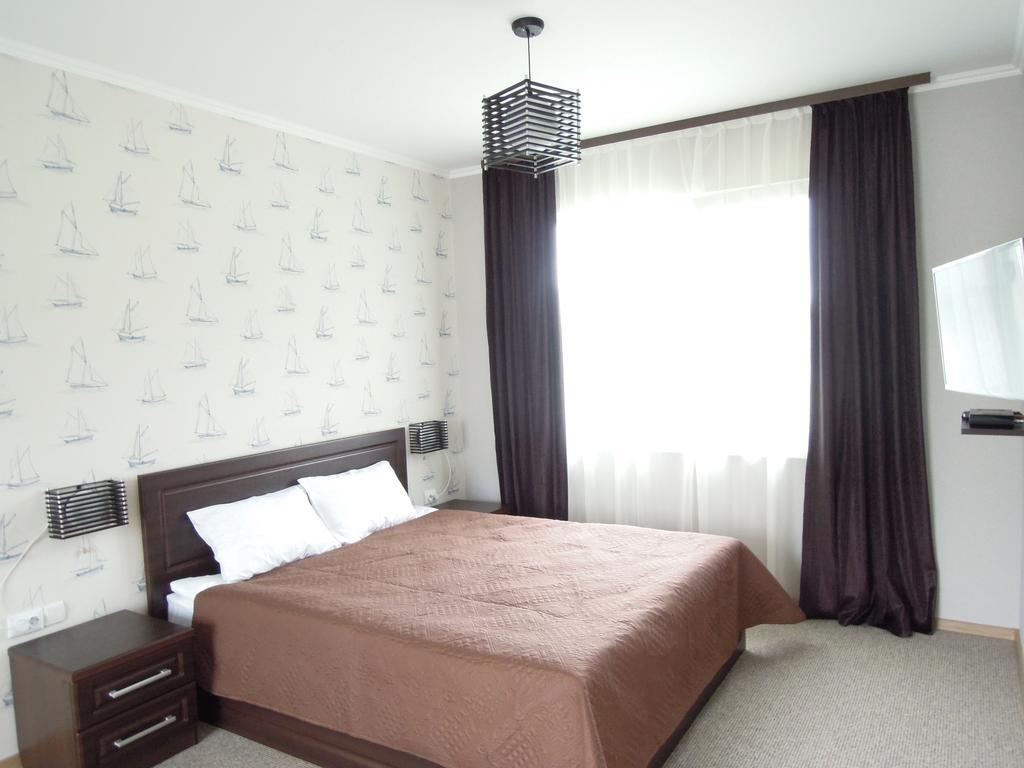 Hotel Yacht Club Mayak Dnistrivka Oda fotoğraf