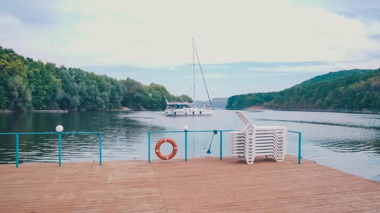 Hotel Yacht Club Mayak Dnistrivka Dış mekan fotoğraf