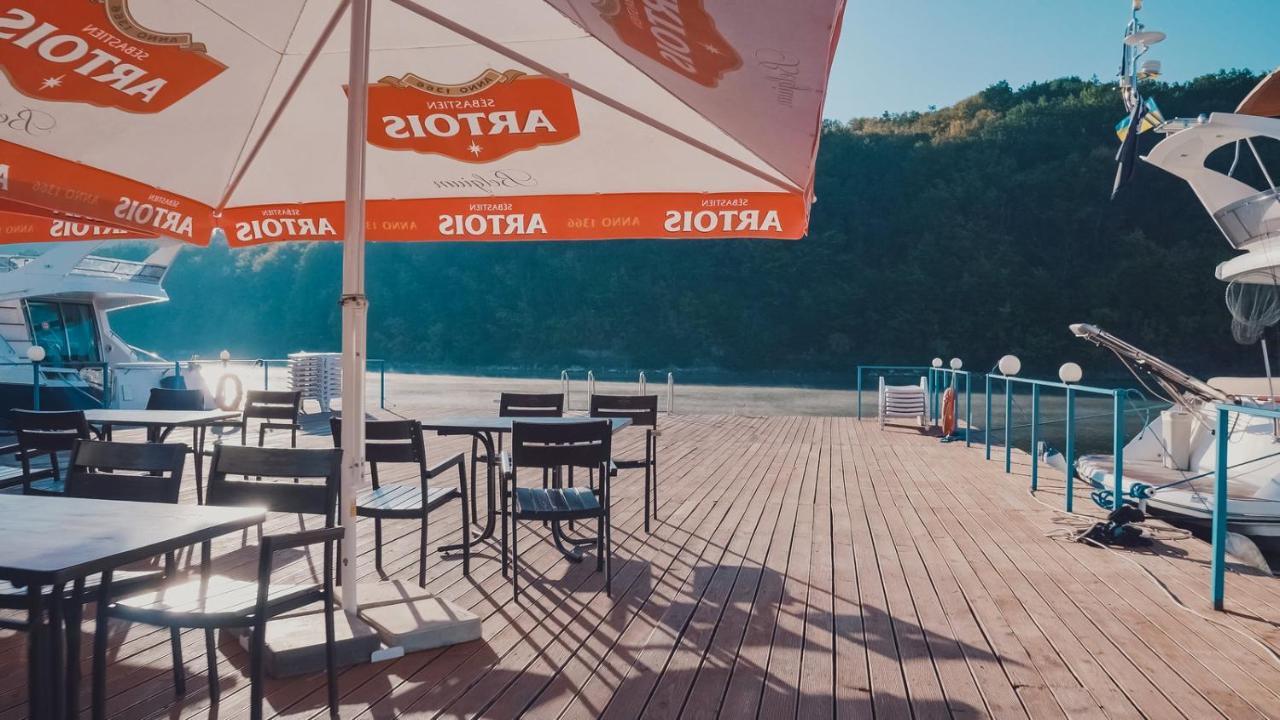 Hotel Yacht Club Mayak Dnistrivka Dış mekan fotoğraf